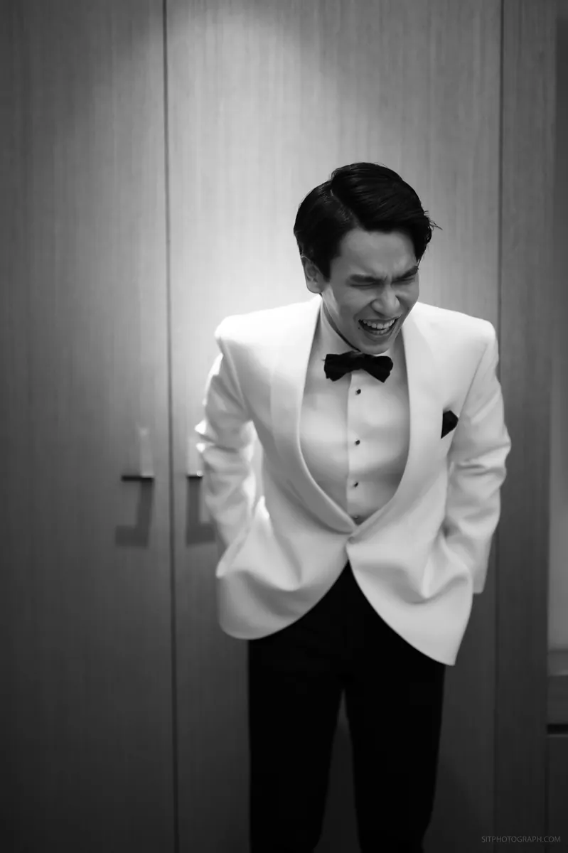 เจ้าบ่าวหัวเราะในวันแต่งงาน